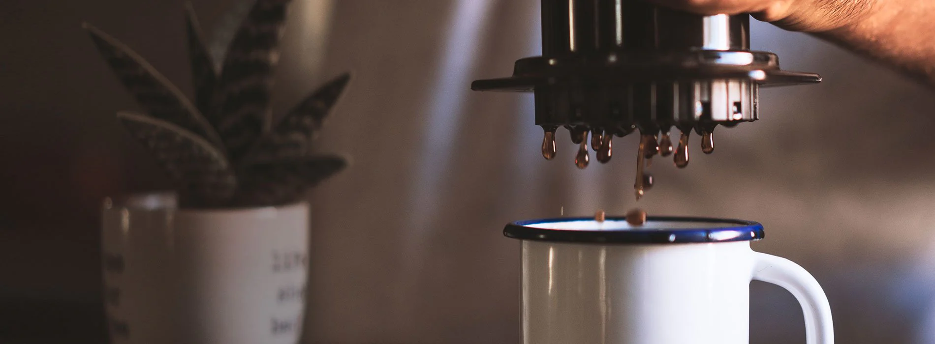 AeroPress Coffee and Espresso Maker - Image 4