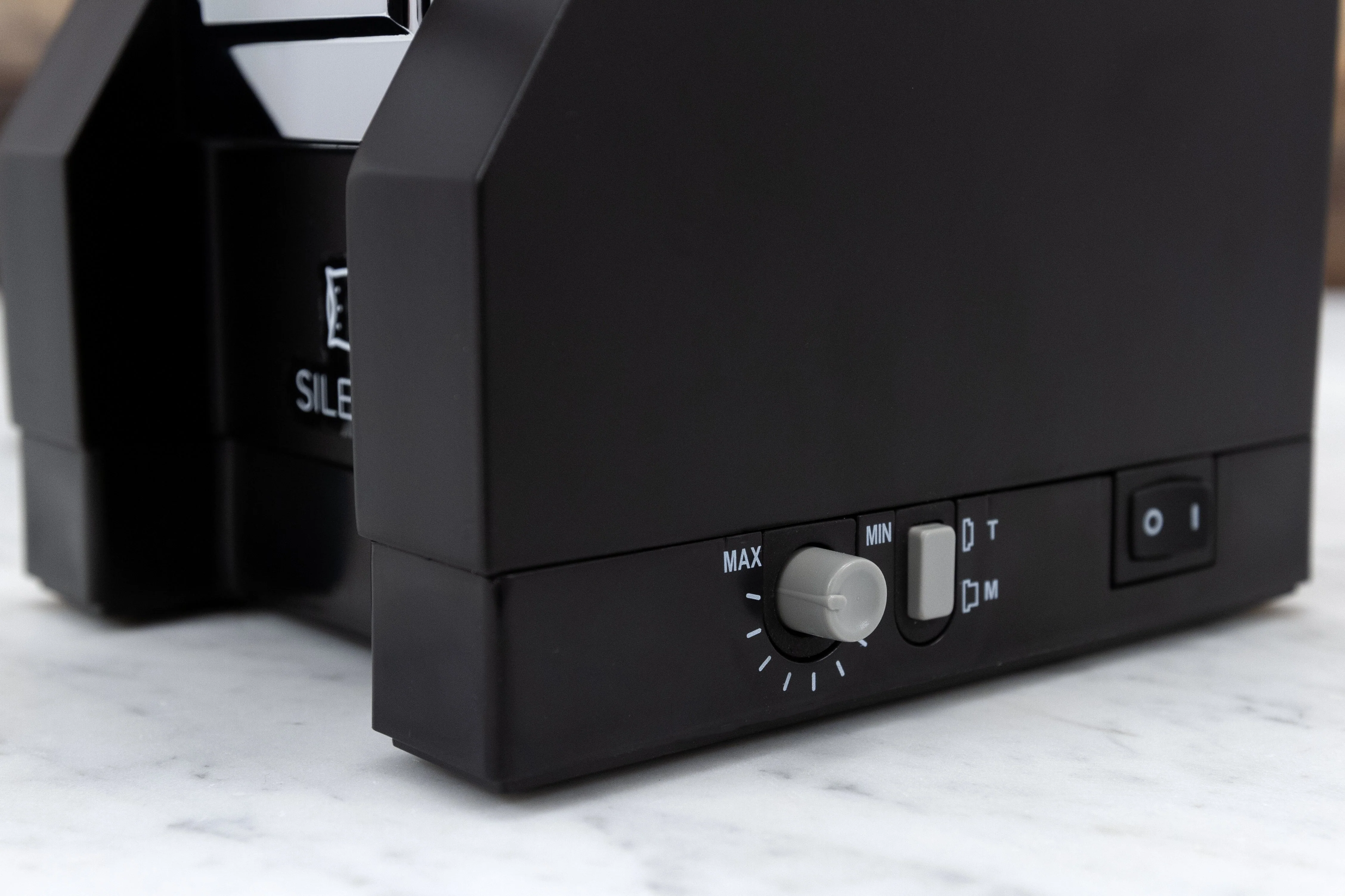 Eureka Mignon Silenzio Espresso Grinder in Matte Black - Image 10